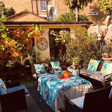 Cheerful 4 Bedroom House With Garden Free Parking London Exterior photo