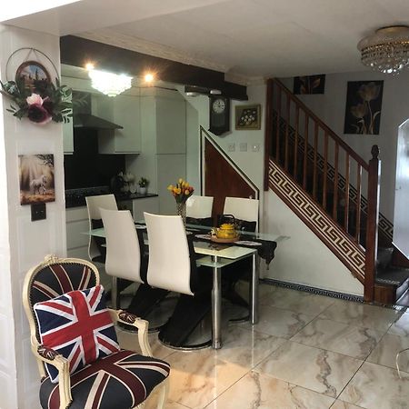 Cheerful 4 Bedroom House With Garden Free Parking London Exterior photo