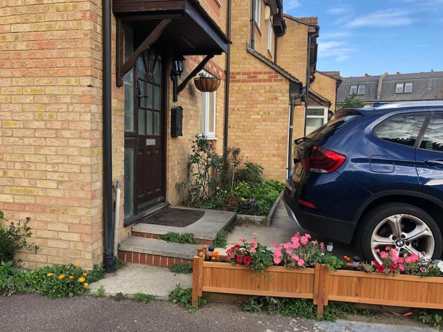 Cheerful 4 Bedroom House With Garden Free Parking London Exterior photo