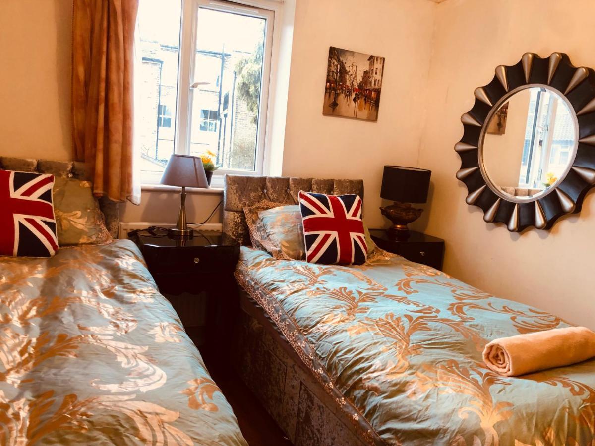 Cheerful 4 Bedroom House With Garden Free Parking London Exterior photo