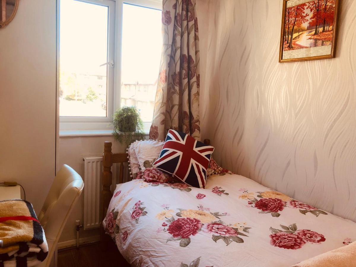 Cheerful 4 Bedroom House With Garden Free Parking London Exterior photo